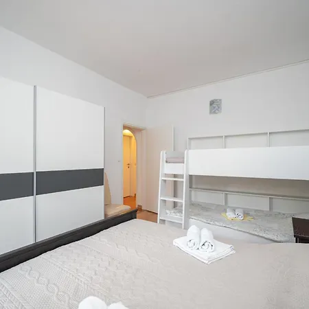 For Families With Children Lopar, Rab - 20830 Apartment