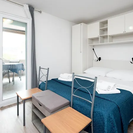 Apartment For Families With Children Lopar, Rab - 20830