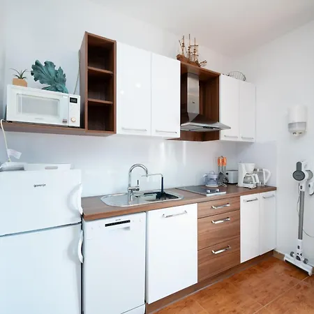 Apartment For Families With Children Lopar, Rab - 20830 Lopar