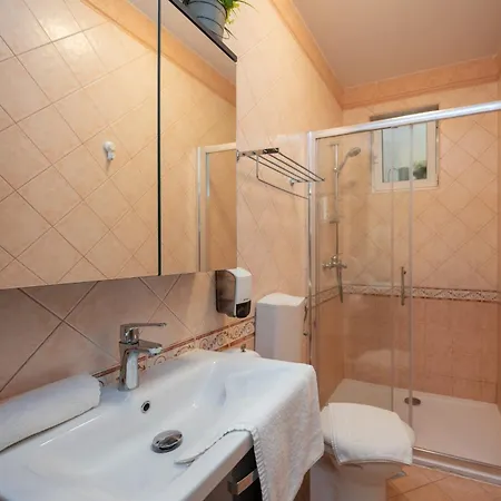 Apartamento For Families With Children Lopar, Rab - 20830 Lopar