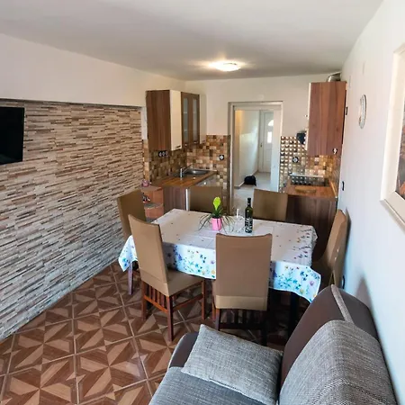 Apartamento For Families With Children Lopar, Rab - 20830